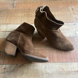 Matisse Soho Suede Bootie 9.5